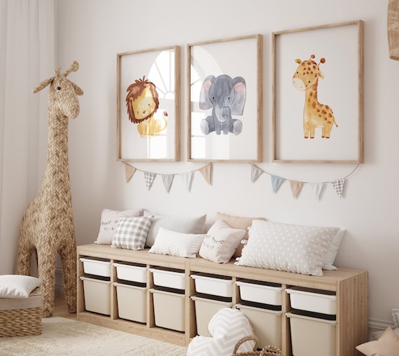 Posterset Safari Löwe, Elefant, Giraffe A4 & A3 Kinderposter Kinderzimmer Deko Babyzimmer Kinderbilder Bild Baby Geschenk Geburt 3er Set