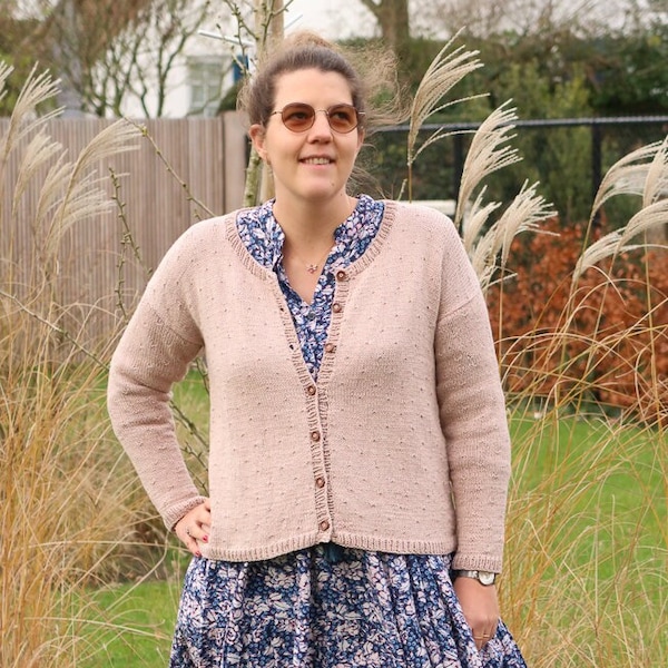 Cropped cardigan knitting pattern, short knit cardigan pattern, easy cardigan pattern, sweater knitting pattern, DK weight yarn, XS to 5XL