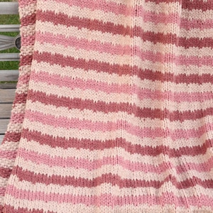 Slipstream Striped Blanket Knit Pattern, Beginner Blanket Knitting Pattern for 10 Sizes