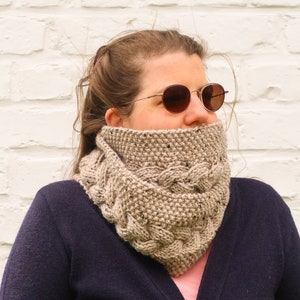 Zopfmuster, Schal mit Zopfmuster, Unendlich Strickmuster, Schal mit Zopfmuster, Strickmuster mit Zopfmuster, Strickmuster mit Zopfmuster