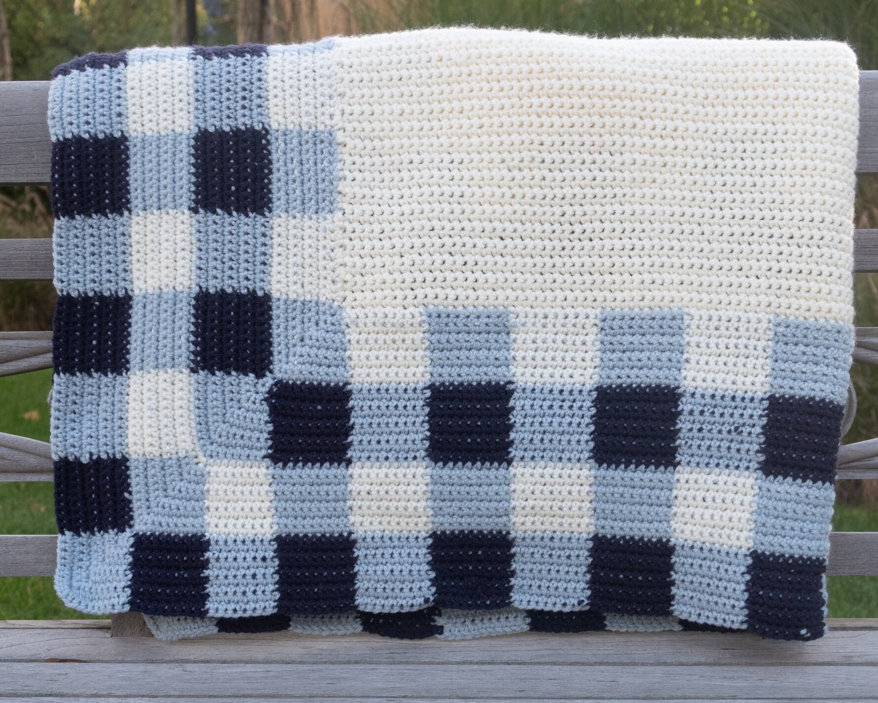 39 Crochet Borders with Lace, Scallops, Frames, and Table Runners 29 Crochet blanket border