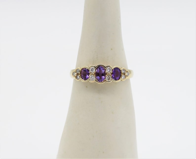 Stunning 9ct Gold Amethyst /& Diamond ring 1970s