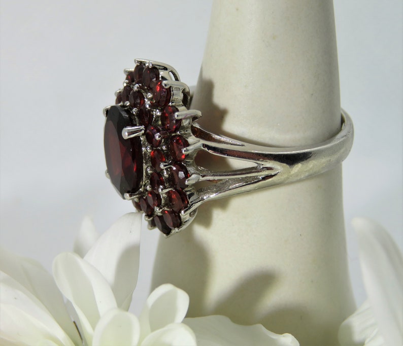 Vintage Sterling Silver Retro Modern Vintage 1990/'s Garnet Cluster Ring