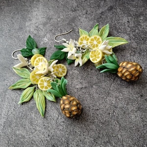 Oorbellen tropische ananas citroen bloemen polymeerklei - bruiloft accessoire - verjaardagsfeestje - cadeau voor haar voor haar geelgroene oorbellen