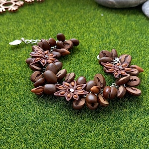 Bracelet with polymer clay pendants: coffee, anise and cloves.