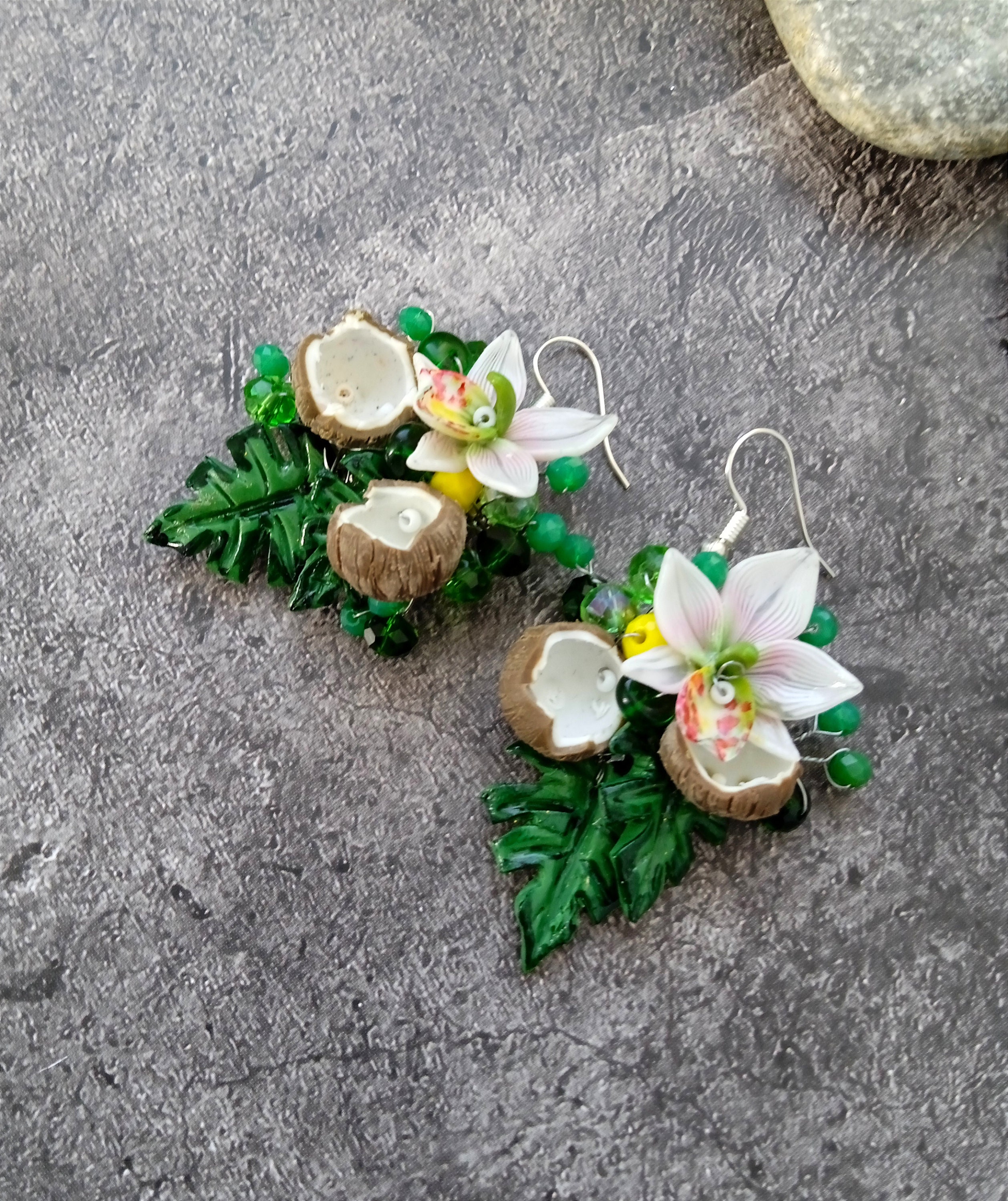 Orecchini Pendenti E Borchie A Tema Palma/Cocco Con Cristalli E Strass - Verde