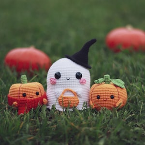 かぎ針編みのハロウィンかぼちゃとゴーストのパターン | あみぐるみ | かわいいかぎ針編みのパターン | かぎ針編みのかわいい子たち