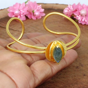 Handgefertigter Labradorit Edelstein Armreif: Vergoldetes Messing, Einstellbar