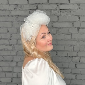 Hochzeitskrone aus luftigen Tüllblüten,Hochzeitsschleier,Hochzeitsblume, Brautkrone,weißer Schleier,Brautkrone,Brautkrone
