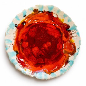 Piatto in ceramica fatto a mano con motivo a sole, grande decorazione da parete in ceramica, adatta al contatto con gli alimenti.