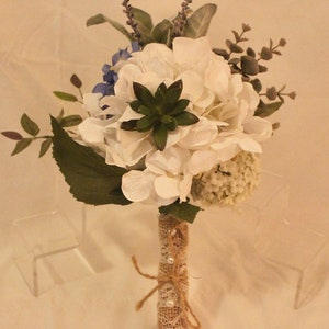 Weiße Hortensie Bouquet, saftig Bouquet Eukalyptus Bouquet, Lavendel Bouquet, Sackleinen Bouquet, rustikale Hochzeit, Brautstrauß, Brautjungfer