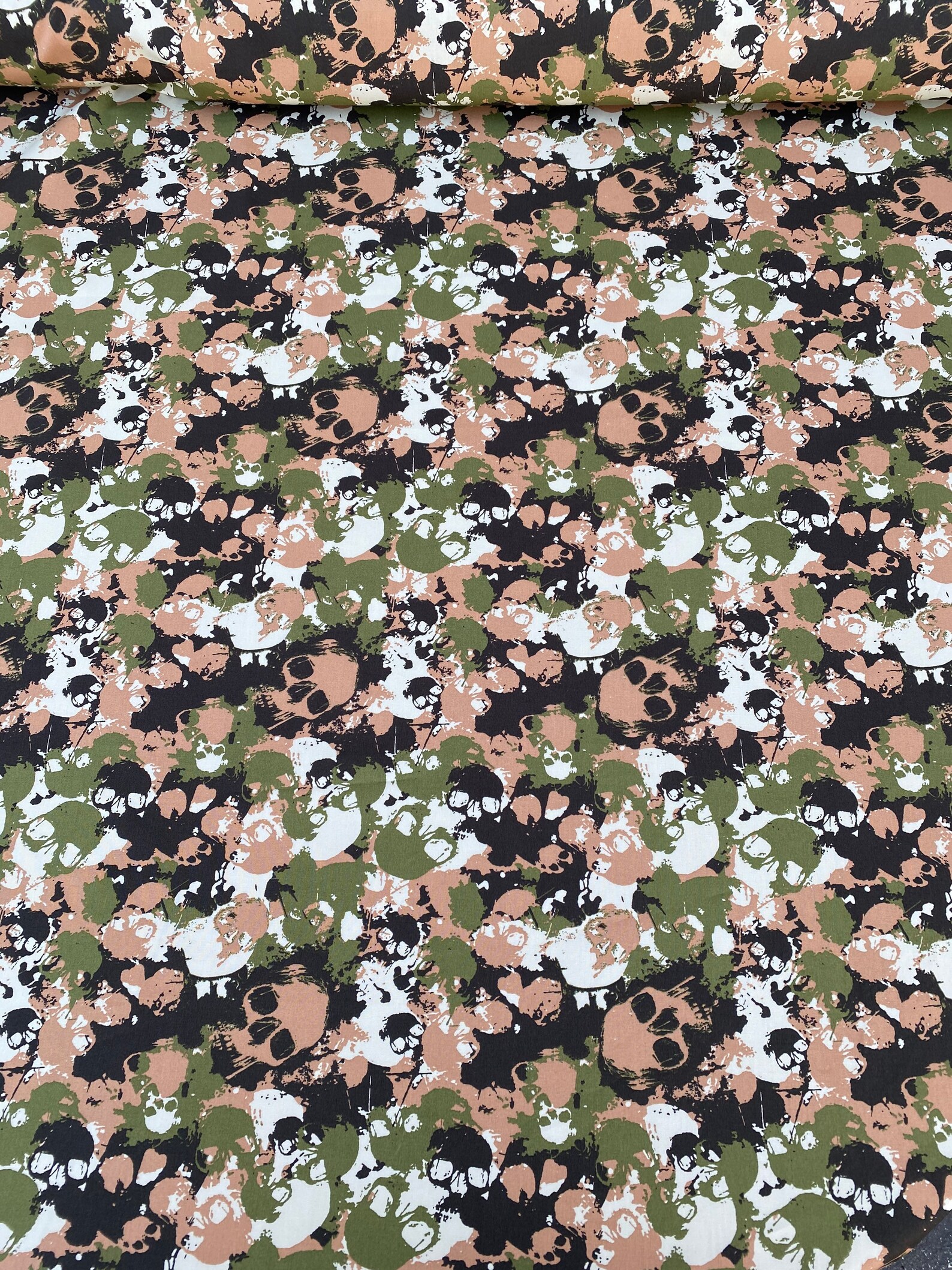 Green Skull Camo Camouflage Quilt Cotton Fabric 45 Spooky Etsy.de