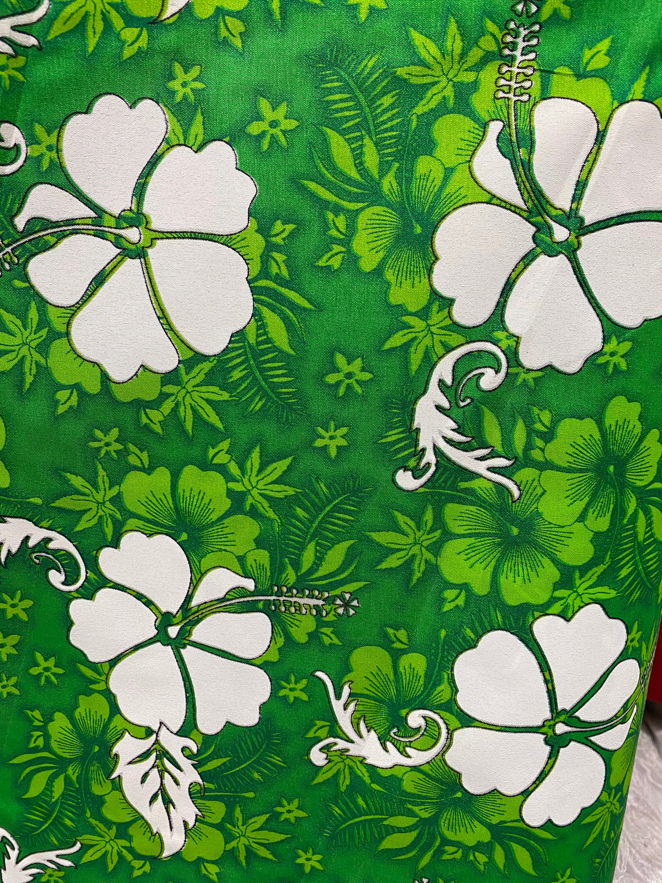 Hawaiian Print Luau Floral Hibiscus Poly Cotton Feeling Fabric 60