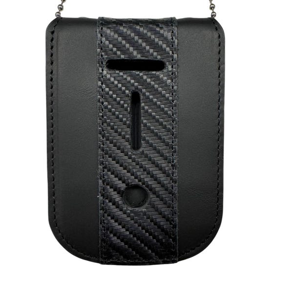 Porta distintivo della polizia in pelle pieno fiore: catena da collo in carbonio nero.