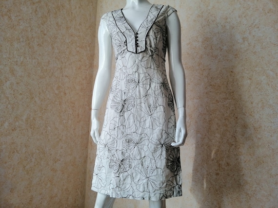 Vintage Basic White with Flower Pattern Dress Siz… - image 1