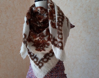 Vintage Belgeri scarf. Beige Shawl. Wool Woman Scarf Flowers Scarf Scarf for Women Vintage Women Shawl Vintage muffler Scarves for women