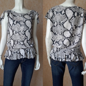 Camisa feminina vintage dos anos 80, blusa branca e preta, tamanho M, blusa vintage, blusa feminina vintage, blusa hippie, camisa feminina