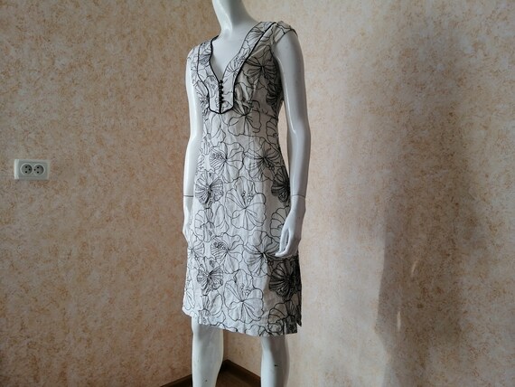 Vintage Basic White with Flower Pattern Dress Siz… - image 3