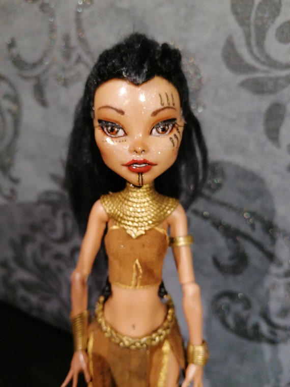 Monster high Cleo De Nile Doll Golden