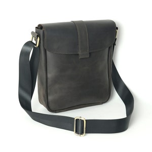 Sac en cuir Monogram, sac à bandoulière pour hommes, petit sac messager, sac crossbody pour hommes, sac en cuir décontracté, sac pour hommes brun, sac pour hommes noirs