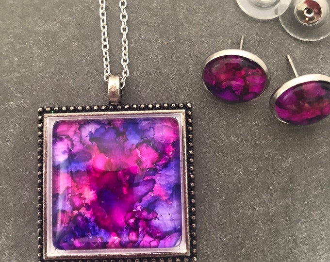 Iris Purple Square Pendant