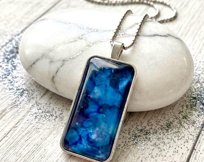 Oblong Midnight Blue Pendant Necklace