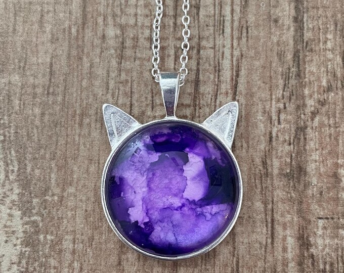 Lilac Lilly Kitty Cat Pendant