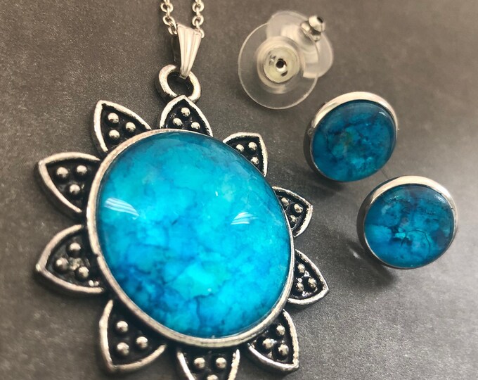 Sunshine Blue Flower Pendant Set