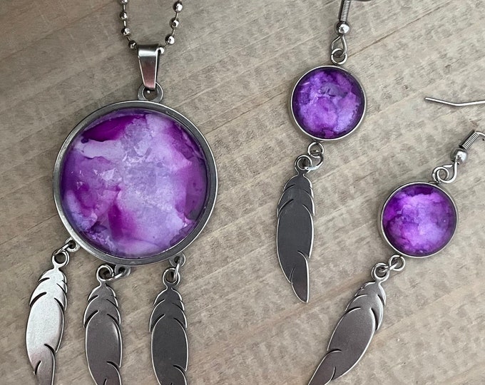 Vera Lavender Feather Southwestern Pendant