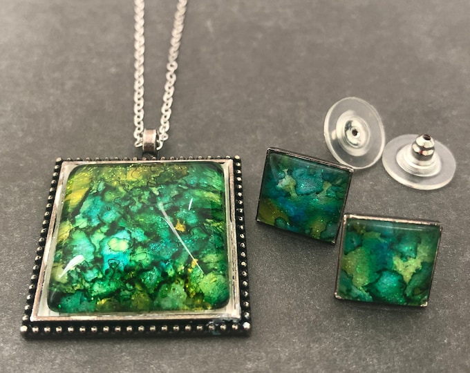 Moss Green Diamond Pendant Set