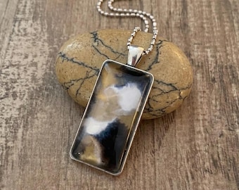 Oblong Golden Rod Pendant Necklace