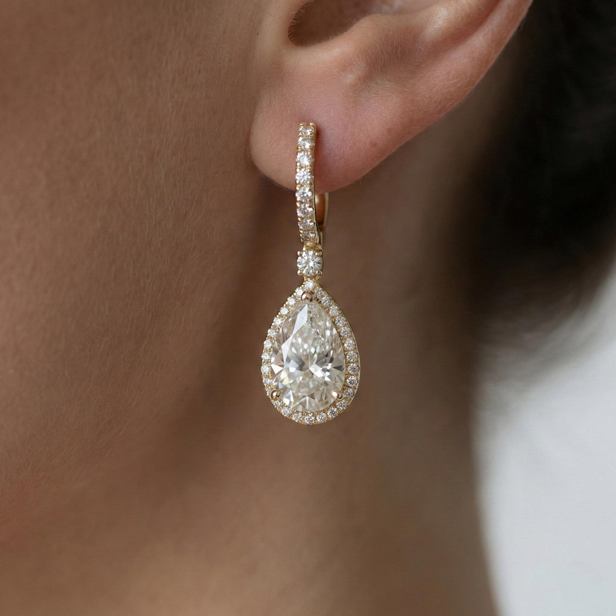 Orecchini Pendenti Goccia In Oro Giallo 18K Con Gemme Ovoidali E Diamanti Naturali 0.13 Ct