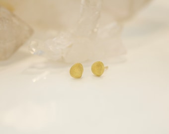 Superbes boucles d'oreilles en or 18 carats - or jaune, or rouge ou or blanc - faites à la main - belle idée cadeau.