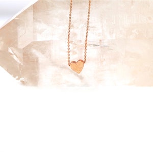 Beautiful heart pendant / heart chain in 18 carat gold - yellow gold, rose gold or white gold - handmade - beautiful gift idea