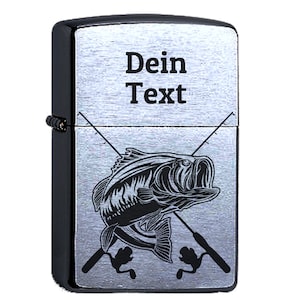 Personnalisez votre Zippo® pêcheur avec votre gravure personnalisée. Votre texte en chrome brossé. Appâts, club de pêche, pêche