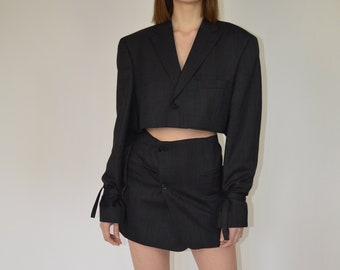 Completo vintage su misura con giacca e gonna squadrate / Nero elegante