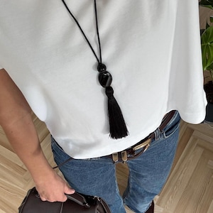 Schwarze Edelstein Quastenhalskette