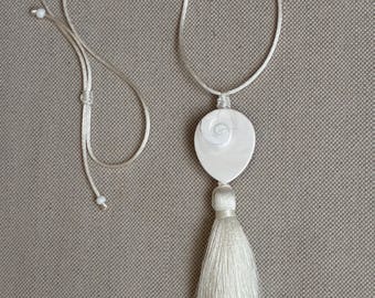 Light Tassel necklace with polished fossil pendant | White