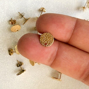 10 pieces Textured Round Stainless Steel Earring Stud Posts, Golden Earring Post Finding, Earring Components, Hypoallergenic Earring Studs
