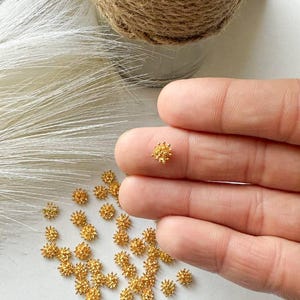 10 pieces Flower Stamen for Clay Earrings, Jewelry Making Supplies, Floral Accent for DIY Earrings & Crafts, Gold Stamen 6 mm, Flower Center