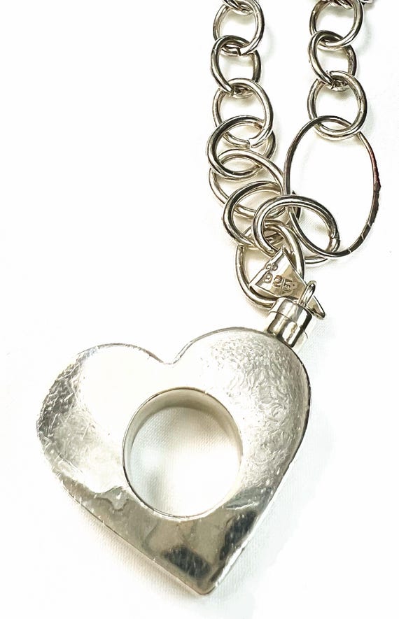 n*m様 スターリングシルバー ハート型　純銀　シルバー　香水入れsterlin n*m様 最新 スターリングシルバー ハート型 純銀 シルバー 香水入れ