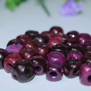 Tagua Würfel Perlen. 20 Stück violette Farbe.
