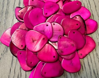 Tagua slices in fuchsia / pink 30 tagua nut slices / beads / chips. Medium Size: 2.5 x 2.5 cm. approx. Top Drilled. Jewelry Making Supplies