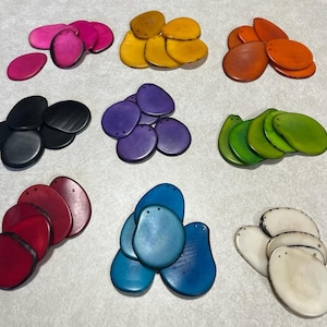 Seed Beads for Jewelry Making Tagua Beads 45 Tagua Nut Slices 9 Colors 4x3cm approx. Drilled or undrilled | Ethical Eco Vegan Sustainable