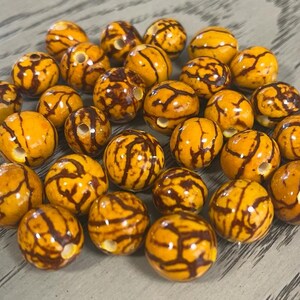 Bombona Ball Beads. 30 Yellow Pieces.