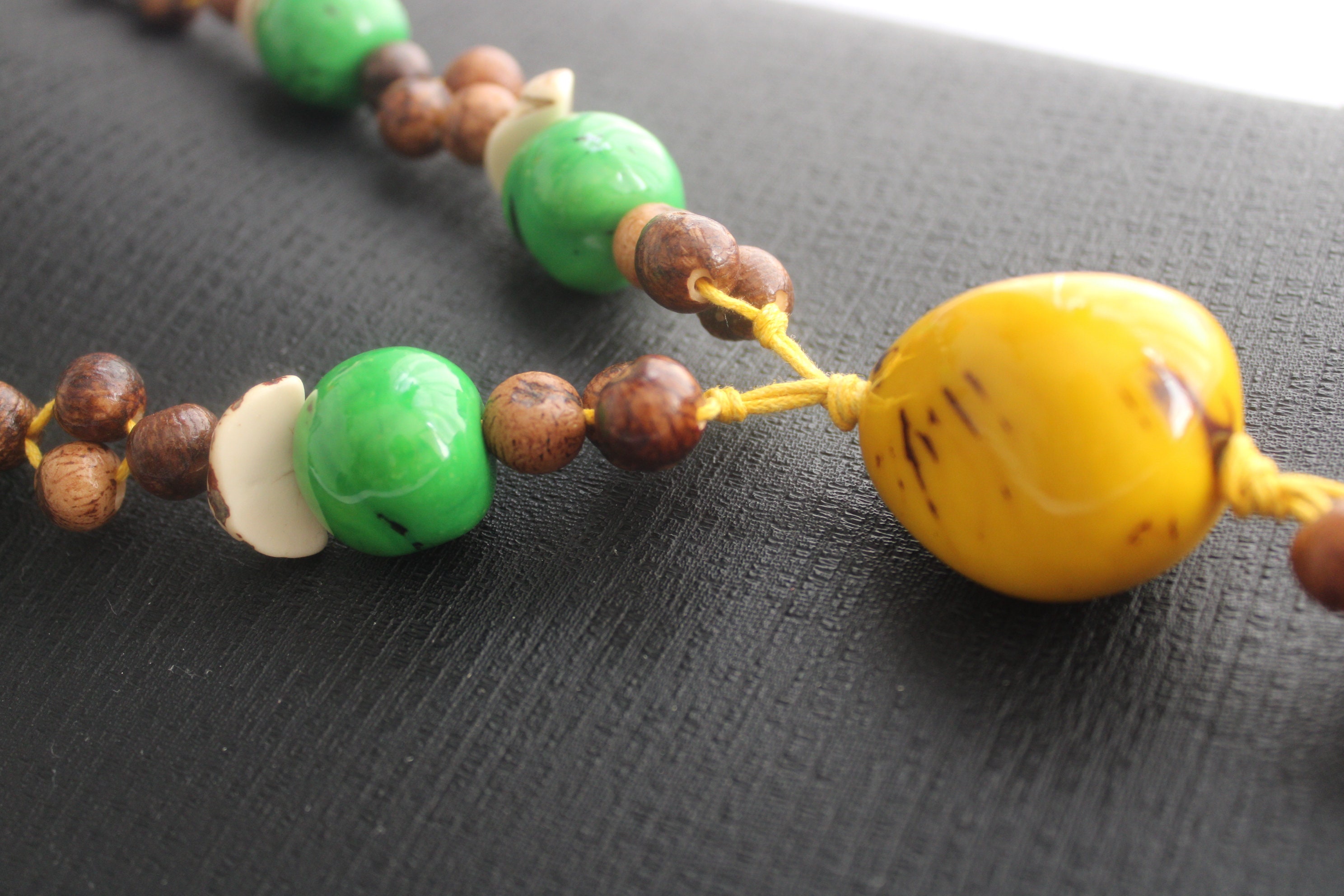 Set Necklace & Earrings - Wholesale Tagua Jewelry  Green Orange And Gold Scarf And Brown Tagua Earrings And Necklace Accessory Set display picture 1