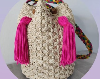 Straw backpack Handwoven straw bag with iraca palm | Straw bag for her. Eco-friendly rattan backpack. Handmade in Colombia. Bohemian style.