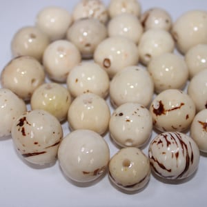 Bombona Ball Patterned Beads. 20 Beige and Brown Pieces.