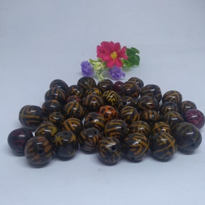 Jewelry Making. 20 Bombona Balls with Pattern. Bombona Seeds from Colombia. Natural Jewelry Supplies. Sustainable Jewelry. Free Shipping