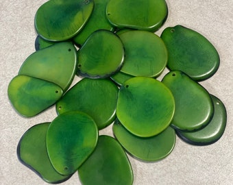 Green tagua chips - slices. Top drilled, one hole. 20 beads from Colombia. Approx. 3 x 3.5 cm. Handmade, vegetable ivory nut. Free shipping